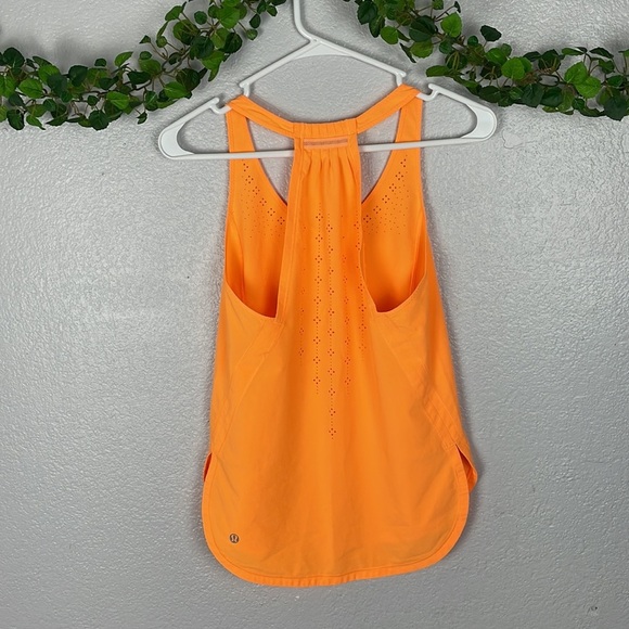Lululemon In a Flash Tank - Picture 5 of 6